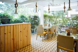 Bloom Hotel - Calangute餐厅或其他用餐的地方
