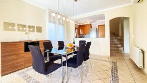 Posezení v ubytování Villa El Palmar 2 en Denia