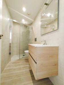 Koupelna v ubytování Nerja Sun Apartment Bronce A Centro