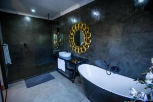 The Bohemian Guesthouse的一间浴室