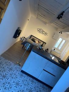 Kuchyňa alebo kuchynka v ubytovaní CASA ENEA TERRACINA - Relax Sauna Apartment