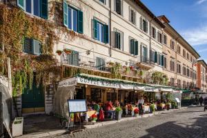 El edificio en el que está la pensión