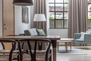 Зона вітальні в The More Hotel Lund