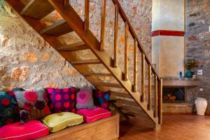 Posezení v ubytování Carob Cottage