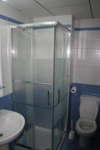 Ванна кімната в Piso lujo el toyo