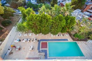 Der Swimmingpool an oder in der Nähe von Marla Didim Otel