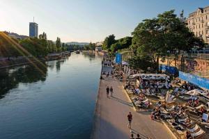 Fotografia z galérie ubytovania Center apt in best area near park & danube 20’to Airport vo Viedni
