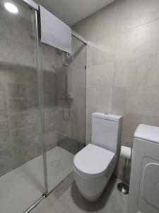 Łazienka w obiekcie Cerca de todo piscina terraza wifi