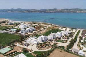 A bird's-eye view of SUNRAY Paros Beach front 2 bedroom house next to kite sports