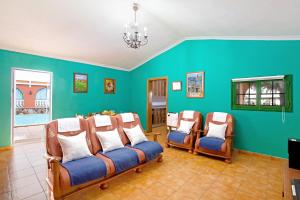 A seating area at Finca Tropical