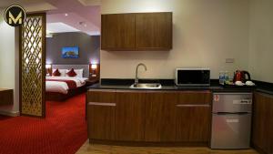 Cucina o angolo cottura di Muscat Express Hotel