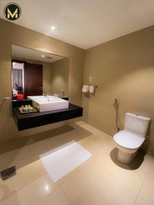 Koupelna v ubytování Muscat Express Hotel