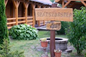 Vonkajšia záhrada v ubytovaní Százszorszép és Liliom
