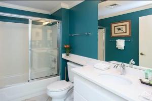 Koupelna v ubytování Tops'l 1008 Lockoff condo + 21 fotografií