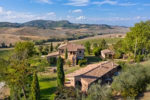 an aerial view of a house in a field at Agriturismo San Gallo in Montepulciano