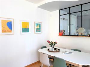 Fotografia z galérie ubytovania 150 m de la grande plage-Quartier Arago-Charmante maison 5 pièces v destinácii Les Sables-dʼOlonne + 10 fotografií