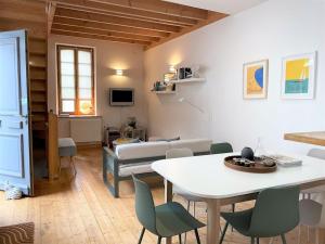 Fotografia z galérie ubytovania 150 m de la grande plage-Quartier Arago-Charmante maison 5 pièces v destinácii Les Sables-dʼOlonne