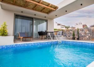 Bazén v ubytování Kaktus Suites Private Pool nebo v jeho okolí