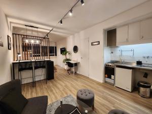 Dapur atau dapur kecil di G&G Apartments - Recoleta Cozy Studio