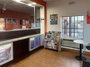 Fotografie z fotogalerie ubytování Studio 6 Houston TX Brookhollow v destinaci Houston