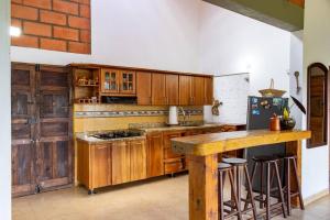 Nhà bếp/bếp nhỏ tại Finca Manantial, tu casa de descanso en el oriente