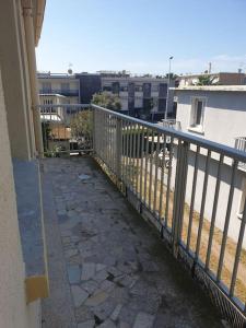 Balkón nebo terasa v ubytování Studio refait à neuf Ave St Maurice