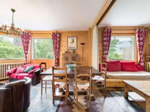 Appartement Megève, 3 pièces, 6 personnes - FR-1-453-22にあるシーティングエリア