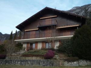 En generel udsigt til bjerge eller udsigt til bjerge taget fra lejligheden