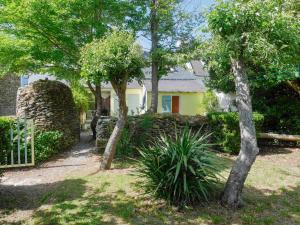 Φωτογραφία από το άλμπουμ του Maison 2 ch. à Locmaria, 800m de la plage, jardin clos, animaux OK, équipements complets - FR-1-418-158 σε Locmaria