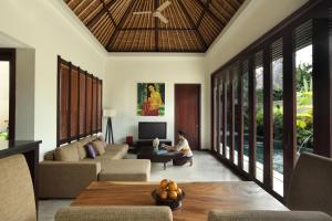 Ein Sitzbereich in der Unterkunft Mahagiri Villas Sanur