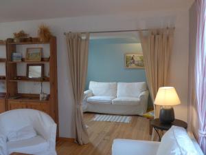 Imagen de la galería de Maison neuve à Bangor, proche plage et décoration soignée - FR-1-418-55, en Bangor