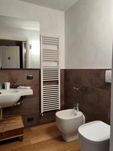 Koupelna v ubytování A Casa Di Paola Suite
