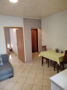 Posedenie v ubytovaní Apartments Joško