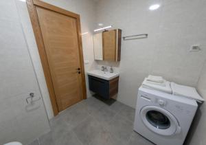 חדר רחצה ב-Season Suite Apart-Hotel