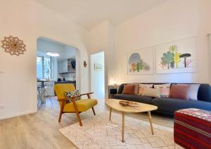 Posedenie v ubytovaní CasaViva-Stylish Trilo with AC-shared pool-parking