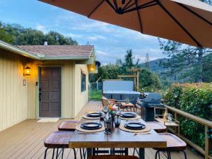 Κήπος έξω από το Cozy Cabin Near Yosemite & Bass lake, Breathtaking Views & Private Hot Tub, BBQ, Nature Getaway
