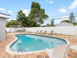 A piscina em ou perto de Modern 3BR2 HEATED POOL GRILL Big BACKYARD