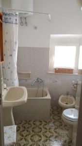 A bathroom at Majella National Park La Casa Di Nonna Maria