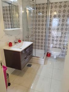Koupelna v ubytování Apartman "Sabine red" with heated pool