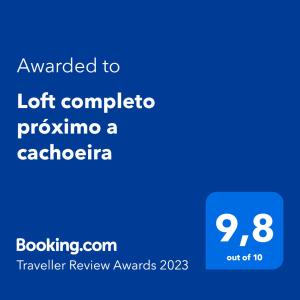 Lindo Loft completo perto de cachoeira的证书、奖牌、标识或其他文件