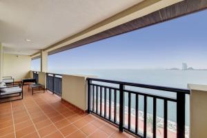 Balkón nebo terasa v ubytování Royal Amwaj Residences North - Vibrant Two Bedroom