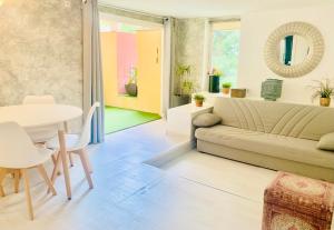 Fotografia z galérie ubytovania Apartamento Sitges vista piscina v destinácii Sant Pere de Ribes
