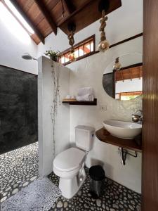 Koupelna v ubytování Cabañas Sentido Ancestral