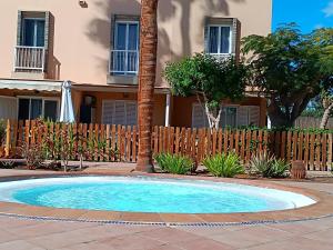 Bazén v ubytovaní Cozy Bungalow Maspalomas Green alebo v jeho blízkosti