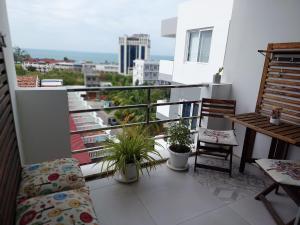 Rõdu või terrass majutusasutuses Seaview Modern Studio