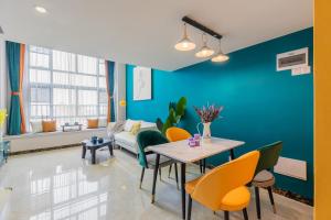 Posezení v ubytování Lavendar Duplex Apartment
