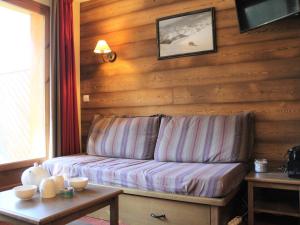 Posezení v ubytování Charmant 2 Pièces avec Piscine, Parking et Animaux admis à Vars Les Claux - FR-1-330B-3