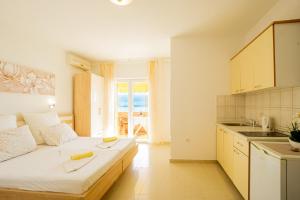 Φωτογραφία από το άλμπουμ του Marva stylish Mediterranean accomodation with beautiful view σε Zubovići