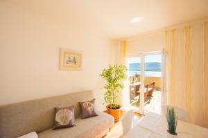 Φωτογραφία από το άλμπουμ του Marva stylish Mediterranean accomodation with beautiful view σε Zubovići