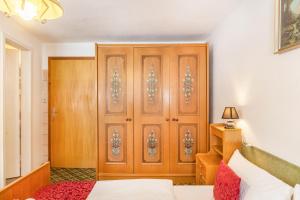 A bed or beds in a room at Ferienhaus Wechner
